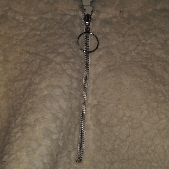 Fluffy pull over jacket - Picture 2 of 6